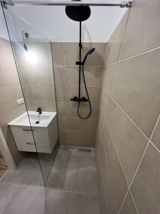 City Flat D Wina Bagian luar foto